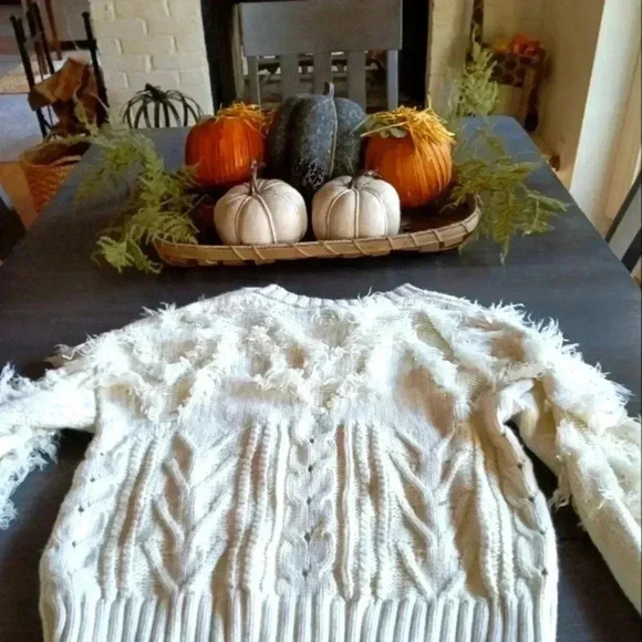 Fate Sweater NWOT - Picture 3 of 4